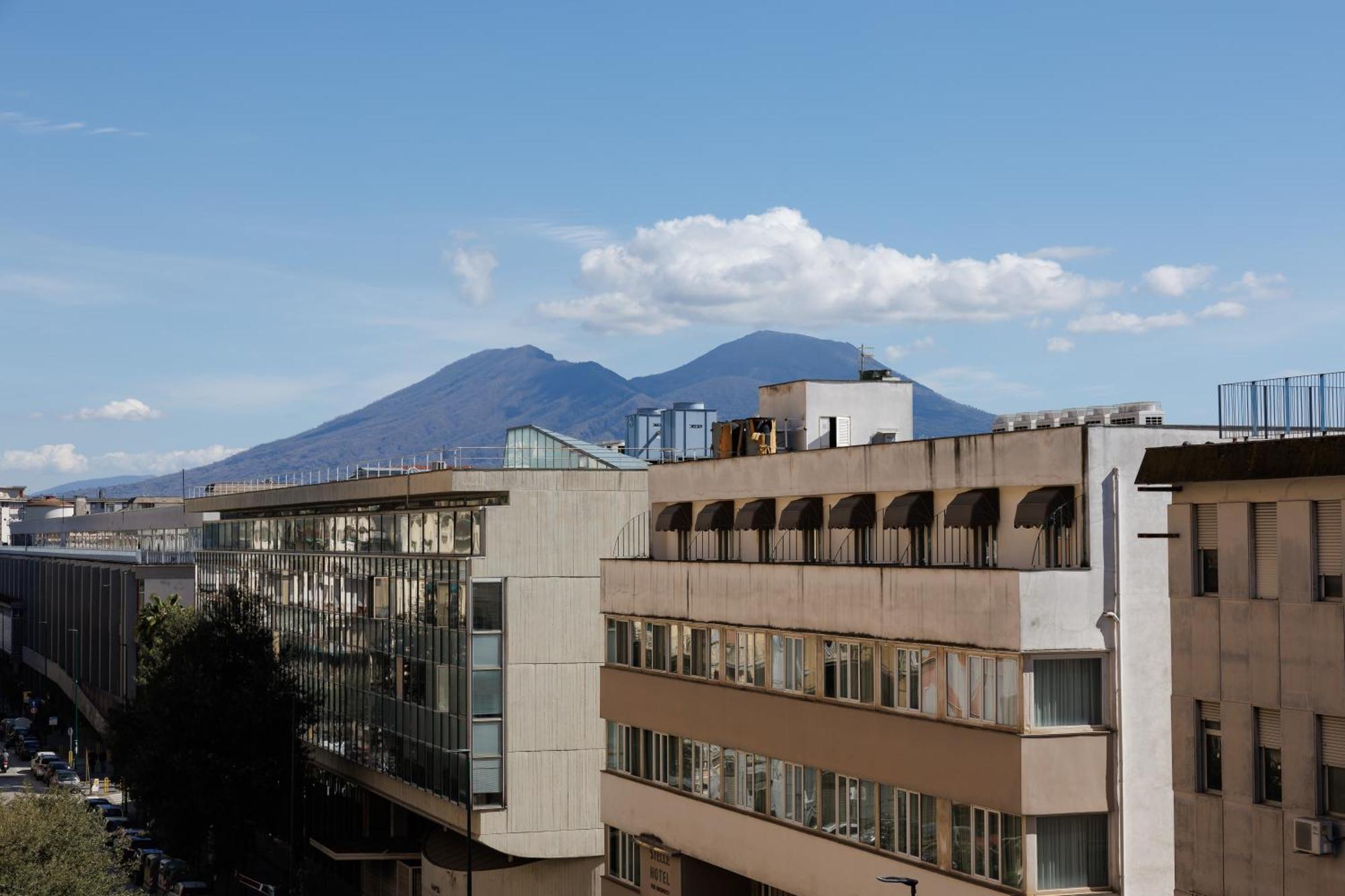 Le Stanze Di Napoli Hotel Bagian luar foto