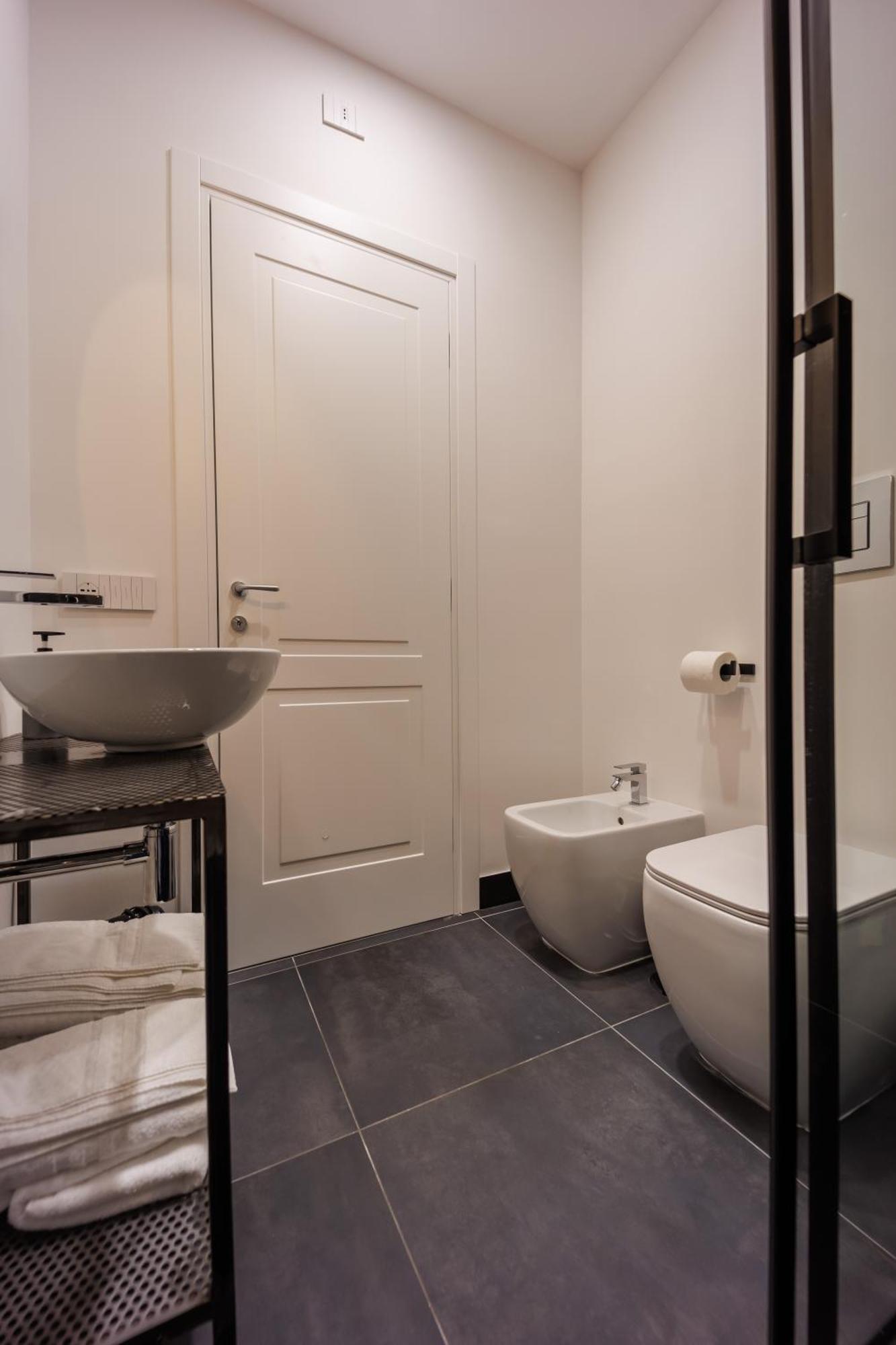 Le Stanze Di Napoli Hotel Bagian luar foto