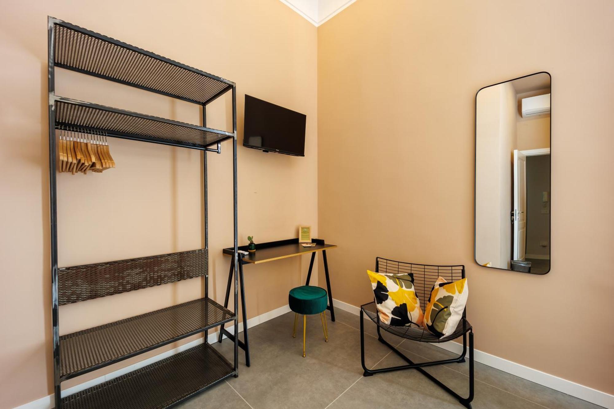 Le Stanze Di Napoli Hotel Bagian luar foto